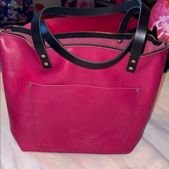 Portland leather group large 🦄 color hibiscus BNNU it has been in my closet. - Picture 2 of 6